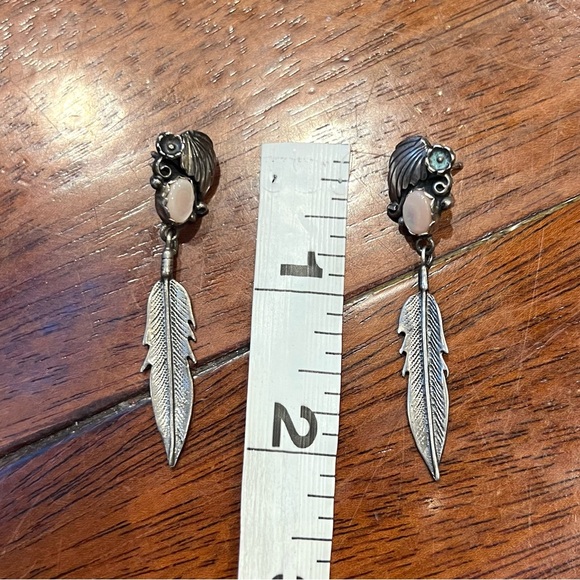 Vintage Native American Navajo Sterling Silver Mother of Pearl Feather Earrings - Picture 8 of 9